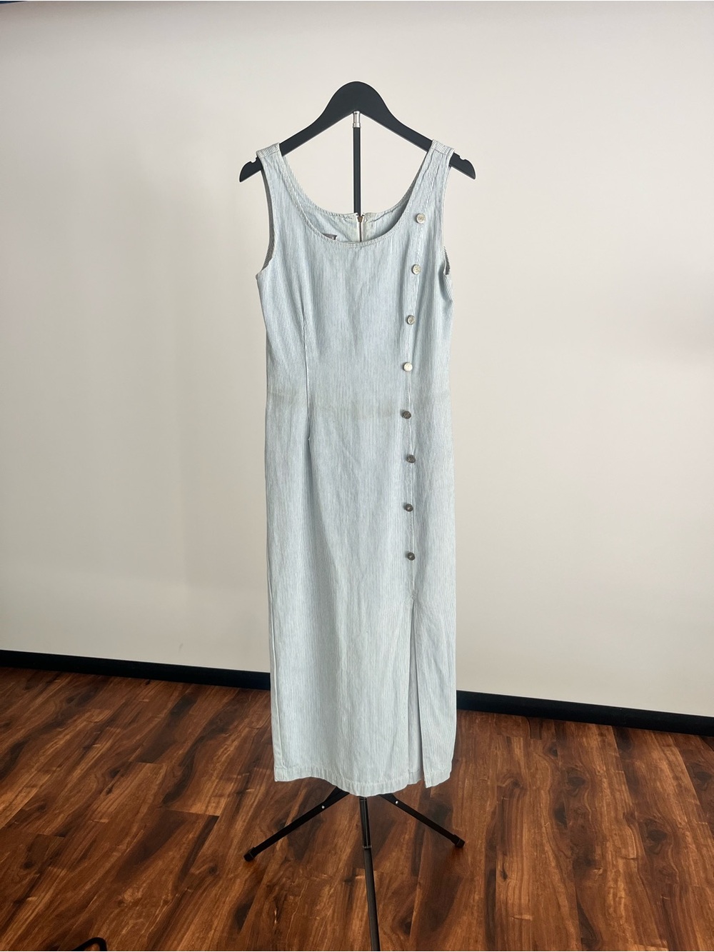 Sleeveless Light Blue Button-Side Maxi Dress